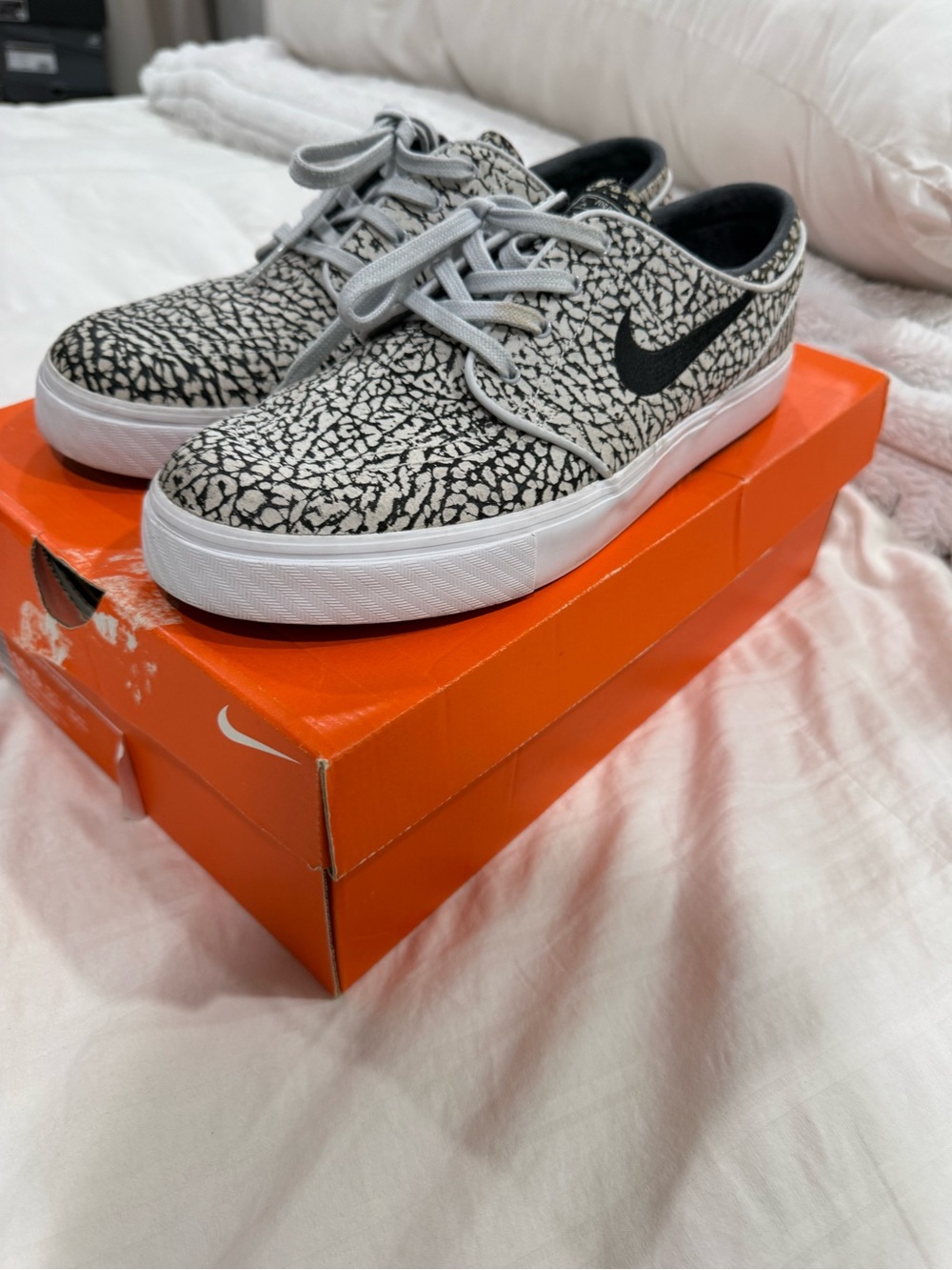 Nike SB Zoom Janoski Elephant Print